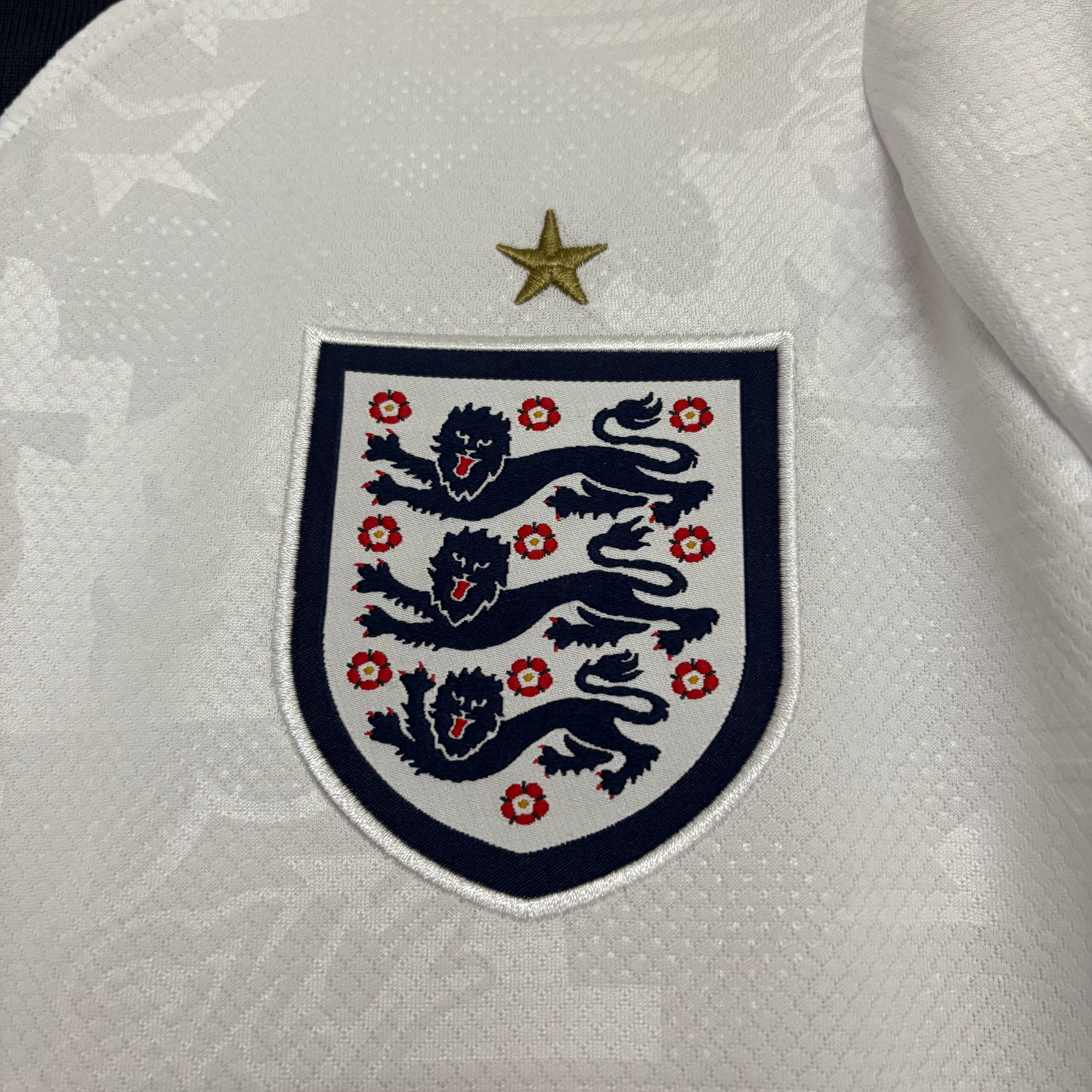 Inglaterra Home - 2026/27