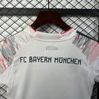 Bayern Munich Away 25/26 Infantil